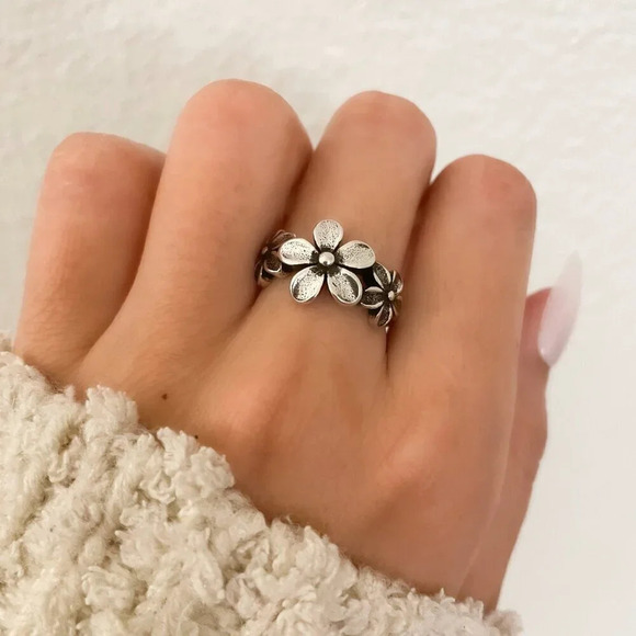 925 Sterling Silver Vintage Flower Ring Dainty Minimalist Ring - Picture 1 of 11